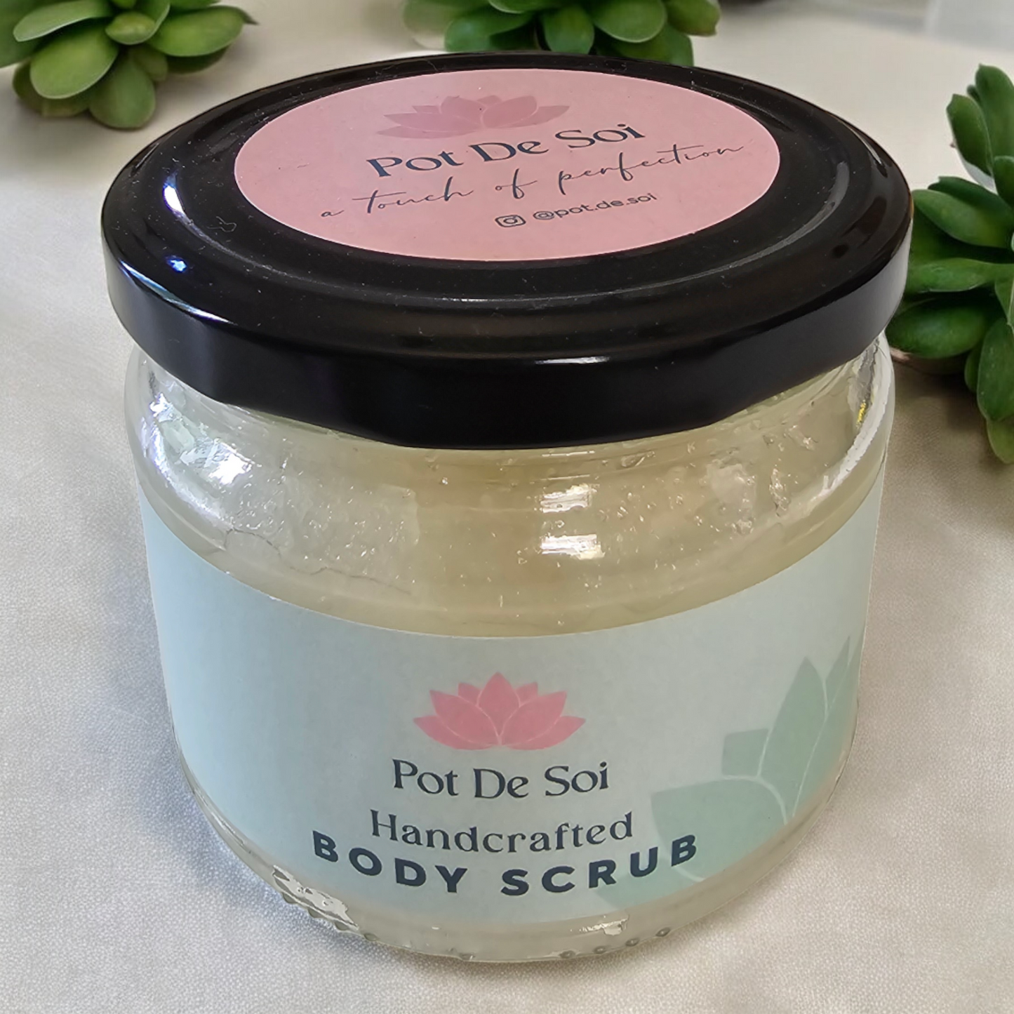 Body scrub by pot de soi